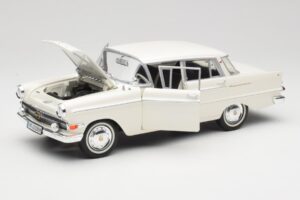 Opel Kapitan P2 Weiß Revell 1:18 08821-M1 Druckguss — Bild 2 von 8