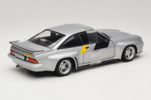 Opel Manta 400 Homologation Silber Revell 1:18 08491 Druckguss — Bild 2 von 6