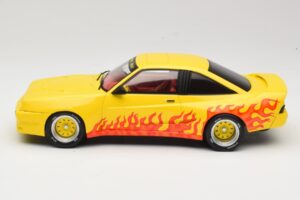 Opel Manta B Mattig Gelb mit Flamme MCG 1:18 MCG18115 Druckguss — Bild 3 von 6