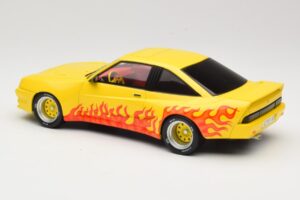 Opel Manta B Mattig Gelb mit Flamme MCG 1:18 MCG18115 Druckguss — Bild 5 von 6