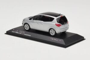 Opel Meriva B Silber Metallic Minichamps 1:43 400040000 Druckguss — Bild 3 von 4