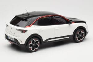 Opel Mokka-E GS Line Jada Weiß Otto 1:18 OT1045 Resin — Bild 2 von 6