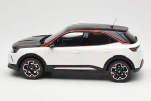 Opel Mokka-E GS Line Jada Weiß Otto 1:18 OT1045 Resin — Bild 3 von 6