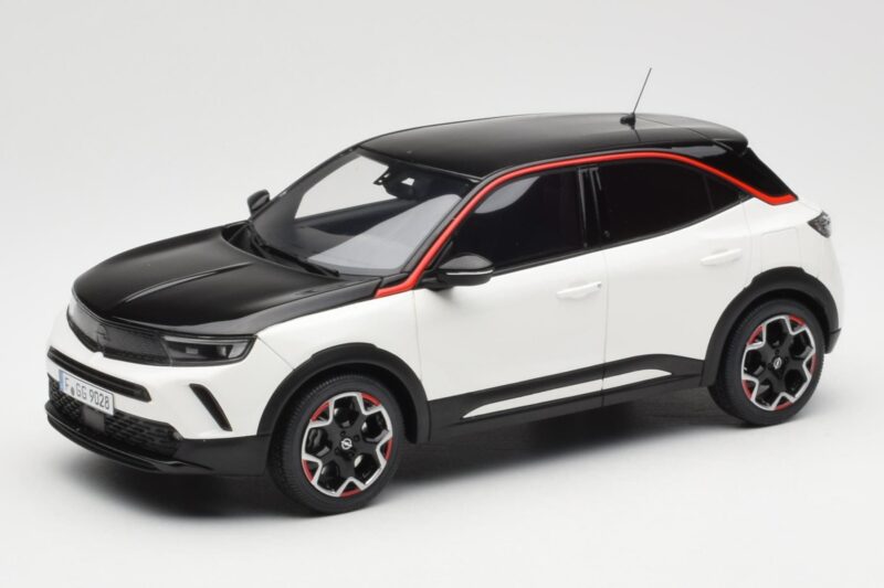 Opel Mokka-E GS Line Jada Weiß Otto 1:18 OT1045 Resin