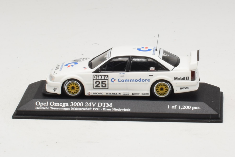 Opel Omega 3000 24V #25 K. Niedzwiedz DTM 1991 Minichamps 1:43 400914425 Druckguss