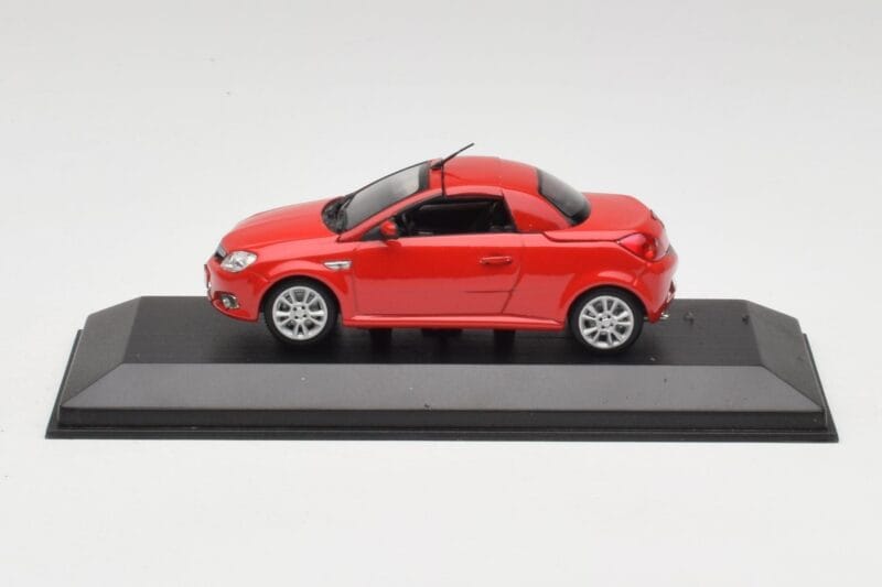 Opel Tigra TwinTop Magma Rot Minichamps 1:43 B24910027T Druckguss
