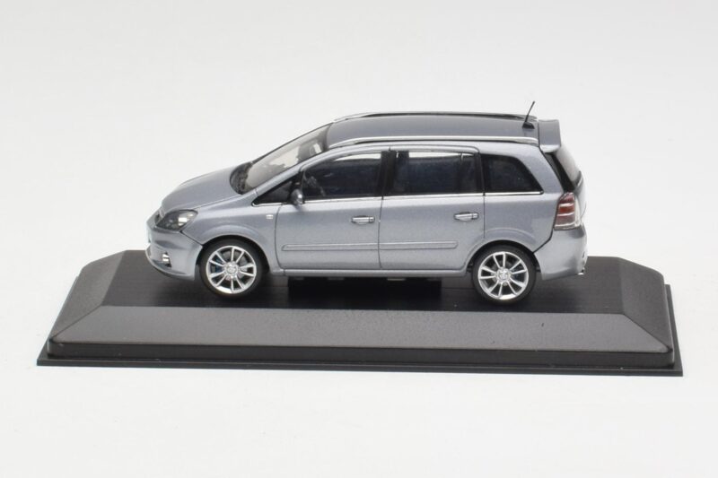 Opel Zafira A OPC Light Blue Metallic Minichamps 1:43 ZAFIRA001 Druckguss