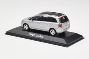 Opel Zafira B Silber Minichamps 1:43 1799109 Druckguss — Bild 3 von 4