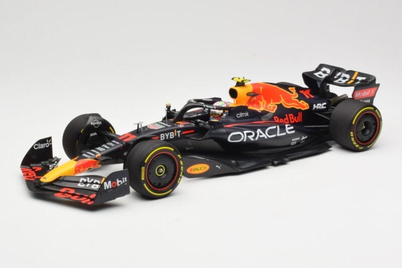 Oracle Red Bull Racing RB18 #11 S. Perez Miami GP 2022 Minichamps 1:18 110220511 Druckguss