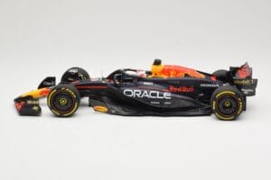 Red Bull Racing RB20 #1 M. Verstappen Winner China GP 2024 Minichamps 1:18 110240501 Druckguss — Bild 3 von 6