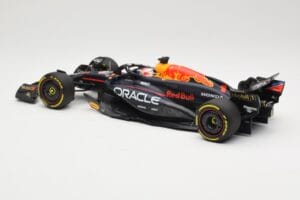 Red Bull Racing RB20 #1 M. Verstappen Winner China GP 2024 Minichamps 1:18 110240501 Druckguss — Bild 5 von 6