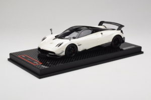 Pagani Huayra BC White Metallic Yy Model 1:18 REMC025 Resin — Bild 2 von 7