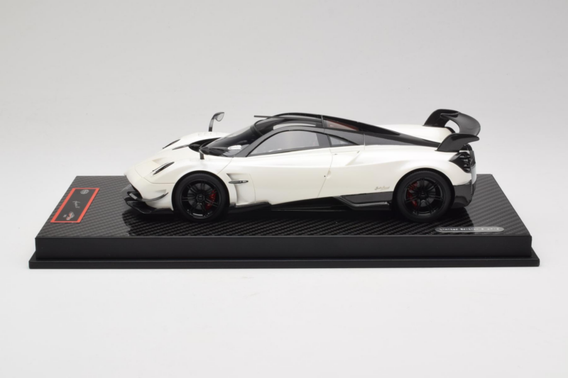 Pagani Huayra BC White Metallic Yy Model 1:18 REMC025 Resin