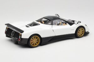 Pagani Zonda F Weiß Mondo Motors 1:18 157655 Druckguss — Bild 3 von 8