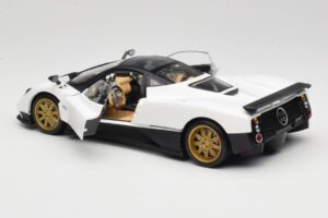 Pagani Zonda F Weiß Mondo Motors 1:18 157655 Druckguss — Bild 5 von 8