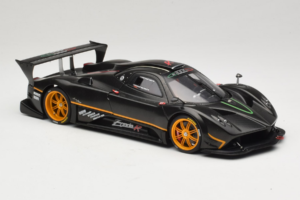 Pagani Zonda R Revolucion Carbon Fiber AUTOart 1:18 78261 Druckguss — Bild 6 von 8
