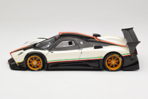 Pagani Zonda R Revolucion Weiß AUTOart 1:18 78262 Druckguss — Bild 4 von 8