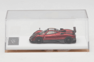 Pagani Zonda Tricolore Rot Henson & Heaven 1:64 PZTR01 Druckguss — Bild 6 von 7