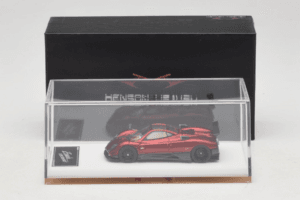 Pagani Zonda Tricolore Rot Henson & Heaven 1:64 PZTR01 Druckguss — Bild 7 von 7