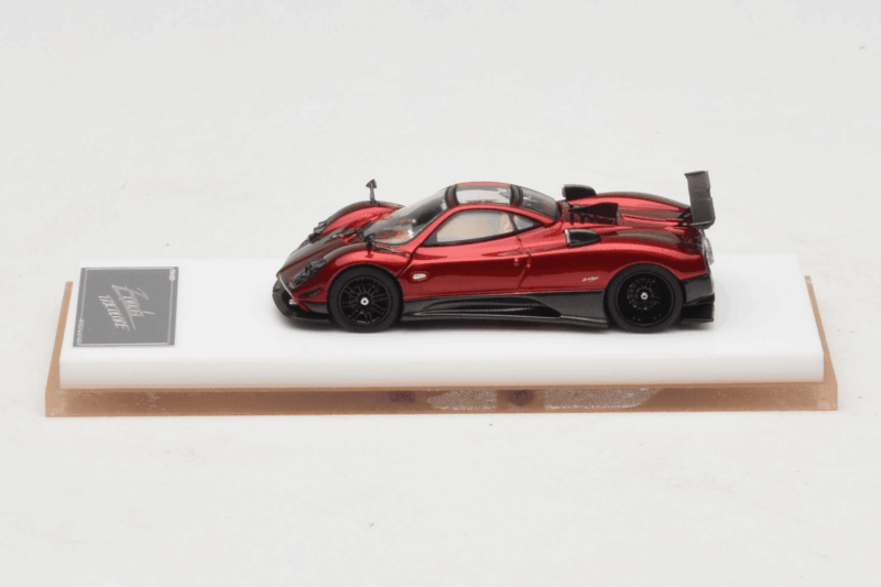 Pagani Zonda Tricolore Rot Henson & Heaven 1:64 PZTR01 Druckguss