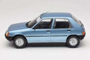 Peugeot 205 Blau MCG 1:18 MCG18491 Druckguss — Bild 3 von 6