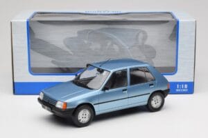 Peugeot 205 Blau MCG 1:18 MCG18491 Druckguss — Bild 6 von 6
