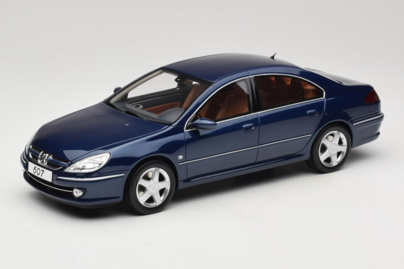 Peugeot 607 Phase II 3.0 V6 Blau Otto 1:18 OT485 Resin