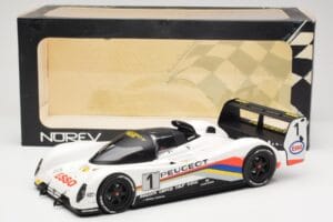 Peugeot 905 Evo 1B Group C #1 Peugeot Talbot Sport D. Warwick / Y. Dalmas / M. Blundell 24 Hours of Le Mans Winner 1992 Norev — Bild 6 von 6