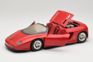 Pininfarina Mythos Rot Revell 1:18 8806 Druckguss — Bild 2 von 8