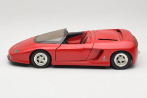Pininfarina Mythos Rot Revell 1:18 8806 Druckguss — Bild 4 von 8