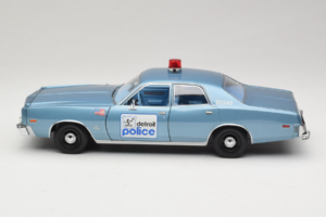 Plymouth Fury Beverly Hills PD Blau GreenLight 1:18 19069 Druckguss — Bild 4 von 8