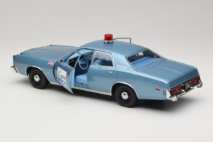 Plymouth Fury Beverly Hills PD Blau GreenLight 1:18 19069 Druckguss — Bild 5 von 8