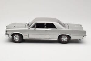 Pontiac GTO Silber Sun Star 1:18 1821 Druckguss — Bild 4 von 8
