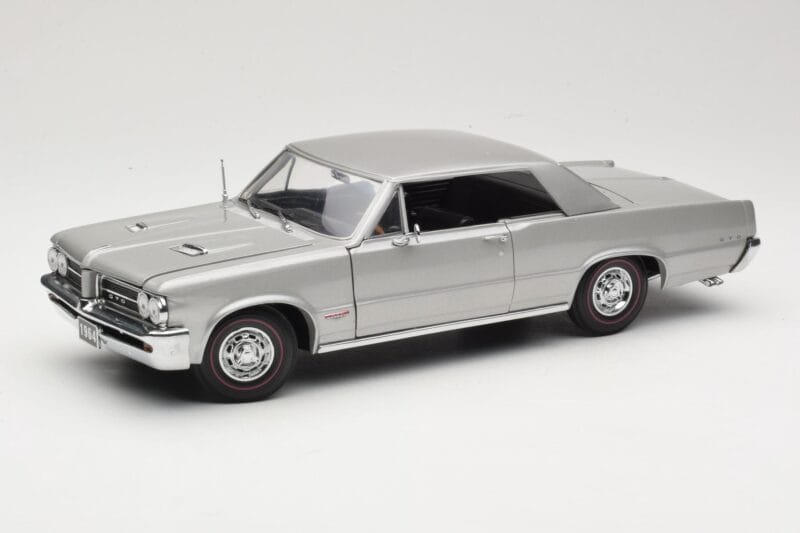 Pontiac GTO Silber Sun Star 1:18 1821 Druckguss