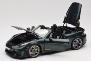 Porsche 718 Spyder RS Weissach Pack Forest Green Norev 1:18 187272 Druckguss — Bild 2 von 8