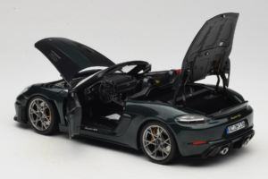 Porsche 718 Spyder RS Weissach Pack Forest Green Norev 1:18 187272 Druckguss — Bild 5 von 8