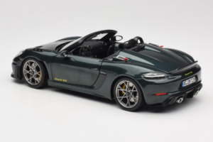Porsche 718 Spyder RS Weissach Pack Forest Green Norev 1:18 187272 Druckguss — Bild 7 von 8