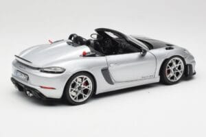 Porsche 718 Spyder RS Weissach Pack GT-Silver Metallic Norev 1:18 187270 Druckguss — Bild 3 von 8