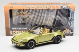 Porsche 911 930 Turbo Targa Grün Metallic Norev 1:18 187526 Druckguss — Bild 10 von 10