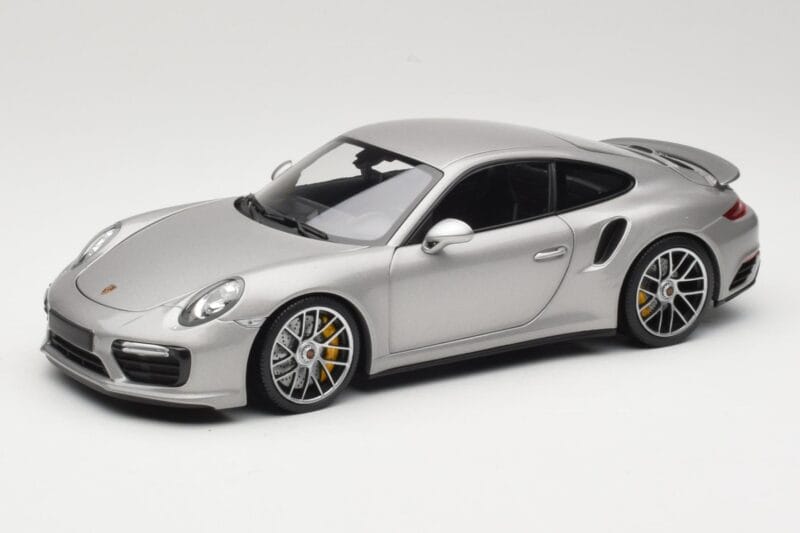 Porsche 911 991 Turbo S Silber Minichamps 1:18 113067126 Druckguss