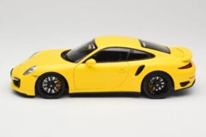 Porsche 911 991 Turbo S Gelb Mit Schwarzen Felgen Minichamps 1:18 110062321 Druckguss — Bild 4 von 8