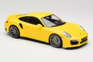 Porsche 911 991 Turbo S Gelb Mit Silbernen Felgen Minichamps 1:18 110062322 Druckguss — Bild 6 von 8