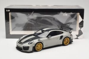 Porsche 911 991.2 GT2 RS Chalk Weissach Package Goldene Felgen Minichamps 1:18 155068304 Druckguss — Bild 6 von 6