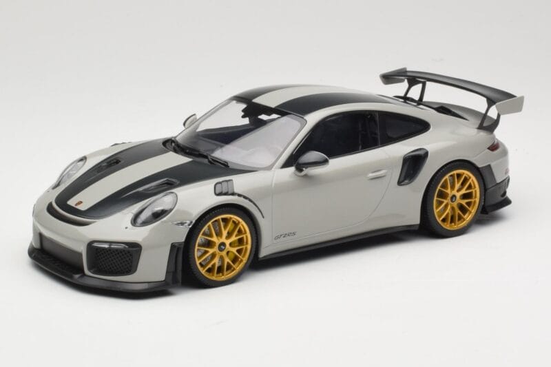Porsche 911 991.2 GT2 RS Chalk Weissach Package Goldene Felgen Minichamps 1:18 155068304 Druckguss