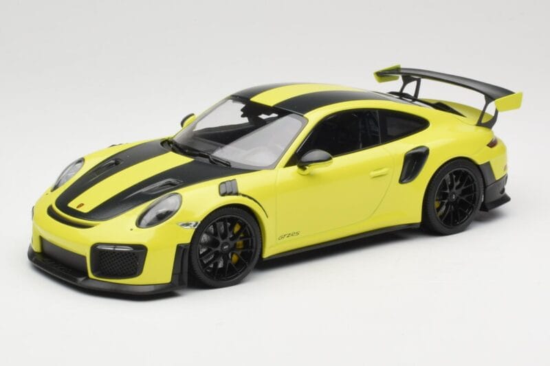 Porsche 911 GT2 RS 991.2 Weissach Package Grün Schwarze Felgen Minichamps 1:18 155068300-1 Druckguss