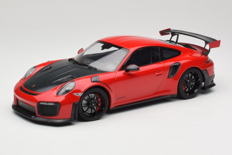 Porsche 911 GT2 RS 991.2 Rot Schwarze Felgen Minichamps 1:18 155968307 Druckguss