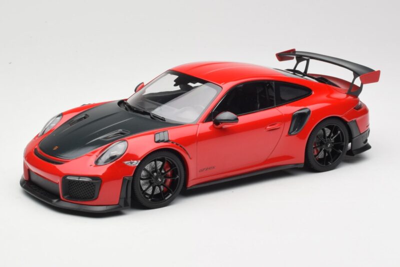 Porsche 911 GT2 RS 991.2 Rot Schwarze Felgen Minichamps 1:18 155068307 Druckguss