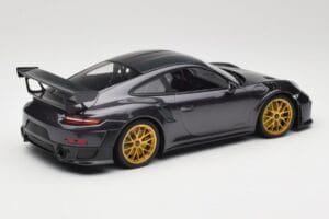 Porsche 911 991.2 GT2 RS Weissach Package Purple Metallic Mit Goldenen Magnesium-Felgen Minichamps 1:18 153068322 Druckguss — Bild 2 von 6