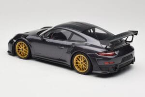 Porsche 911 991.2 GT2 RS Weissach Package Purple Metallic Mit Goldenen Magnesium-Felgen Minichamps 1:18 153068322 Druckguss — Bild 5 von 6