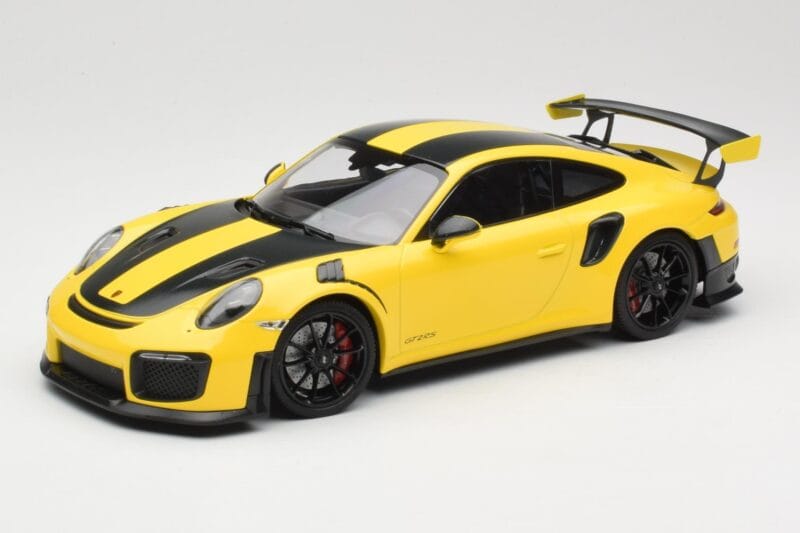Porsche 911 991.2 GT2 RS Weissach Package Gelb mit Schwarzen Felgen Minichamps 1:18 155068311 Druckguss